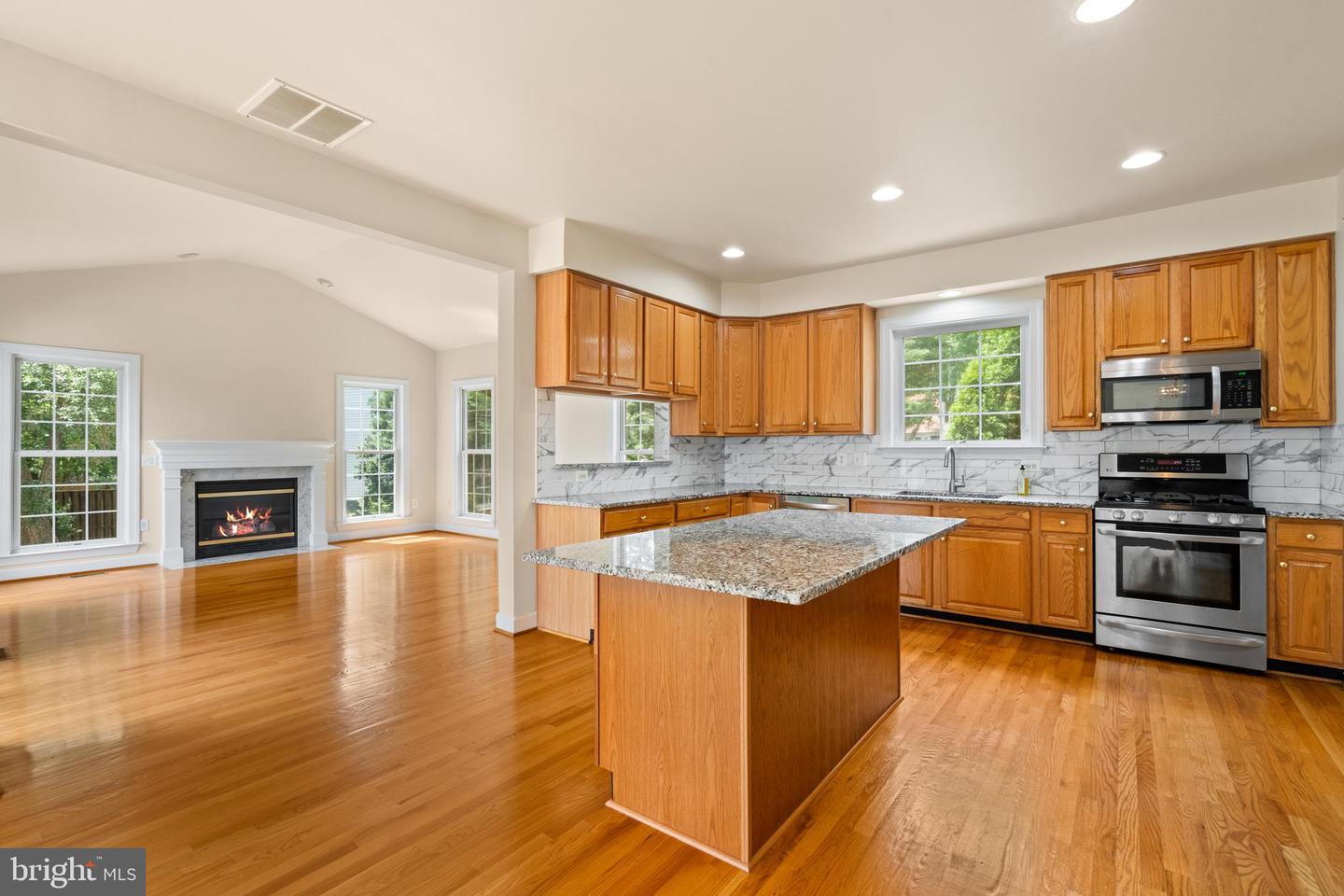 8036 HOLLAND RD, ALEXANDRIA, Virginia 22306, 4 Bedrooms Bedrooms, ,2 BathroomsBathrooms,Residential,For sale,8036 HOLLAND RD,VAFX2216364 MLS # VAFX2216364