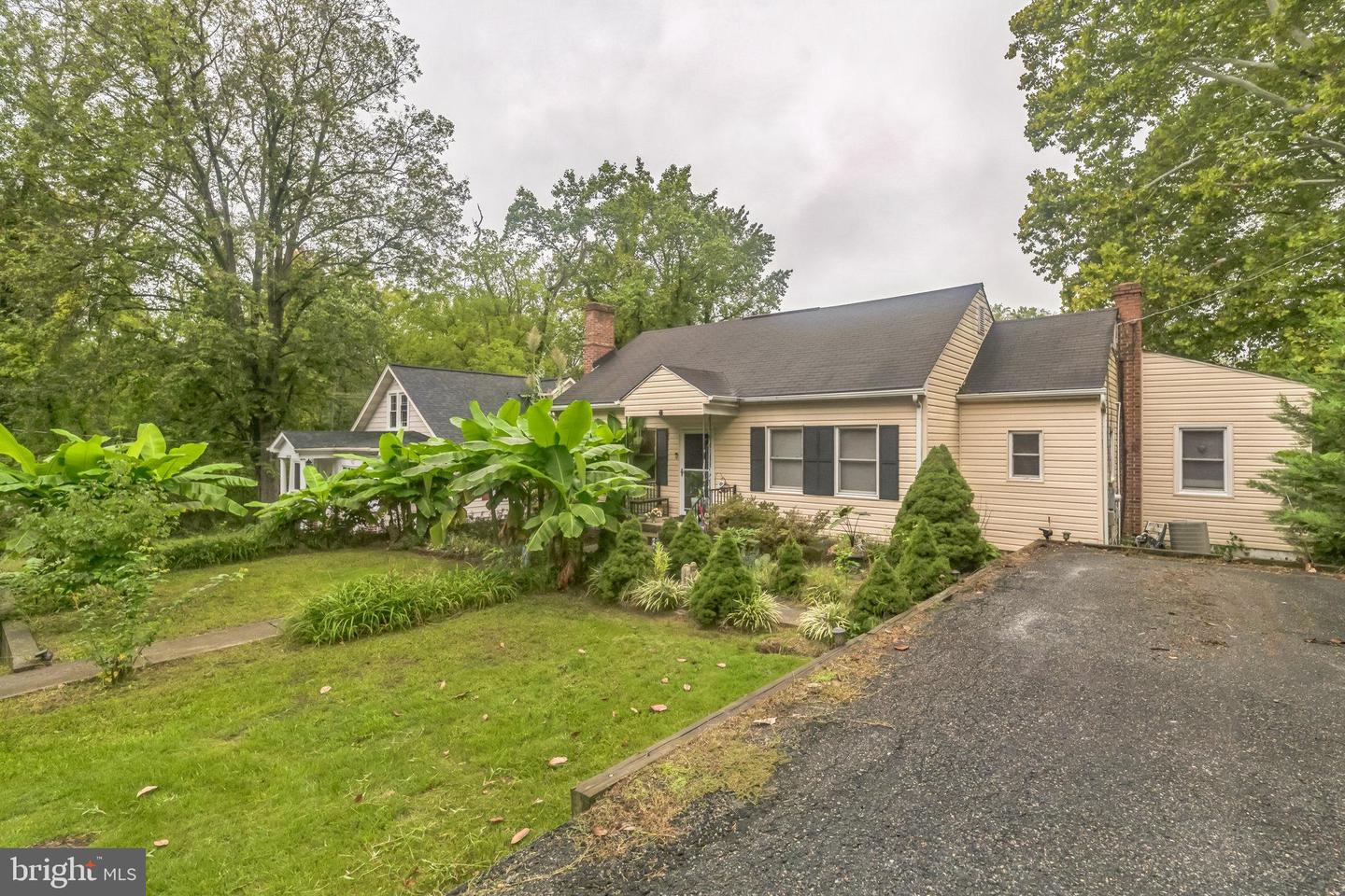 19314 WEAVER RD, TRIANGLE, Virginia 22172, 4 Bedrooms Bedrooms, ,3 BathroomsBathrooms,Residential,For sale,19314 WEAVER RD,VAPW2085376 MLS # VAPW2085376