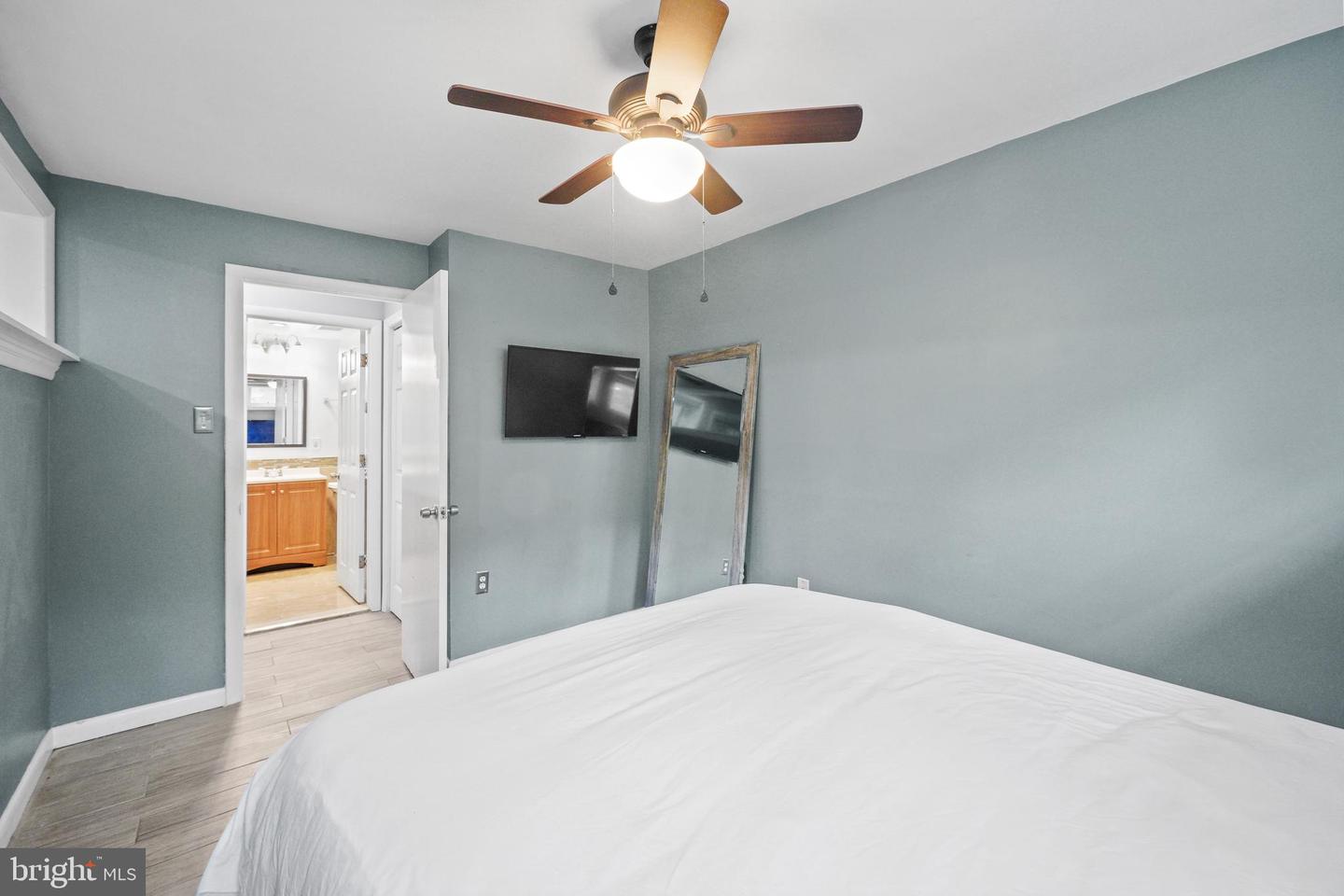 4555 MACARTHUR BLVD NW #G5, WASHINGTON, District Of Columbia 20007, 1 Bedroom Bedrooms, ,1 BathroomBathrooms,Residential,For sale,4555 MACARTHUR BLVD NW #G5,DCDC2150406 MLS # DCDC2150406