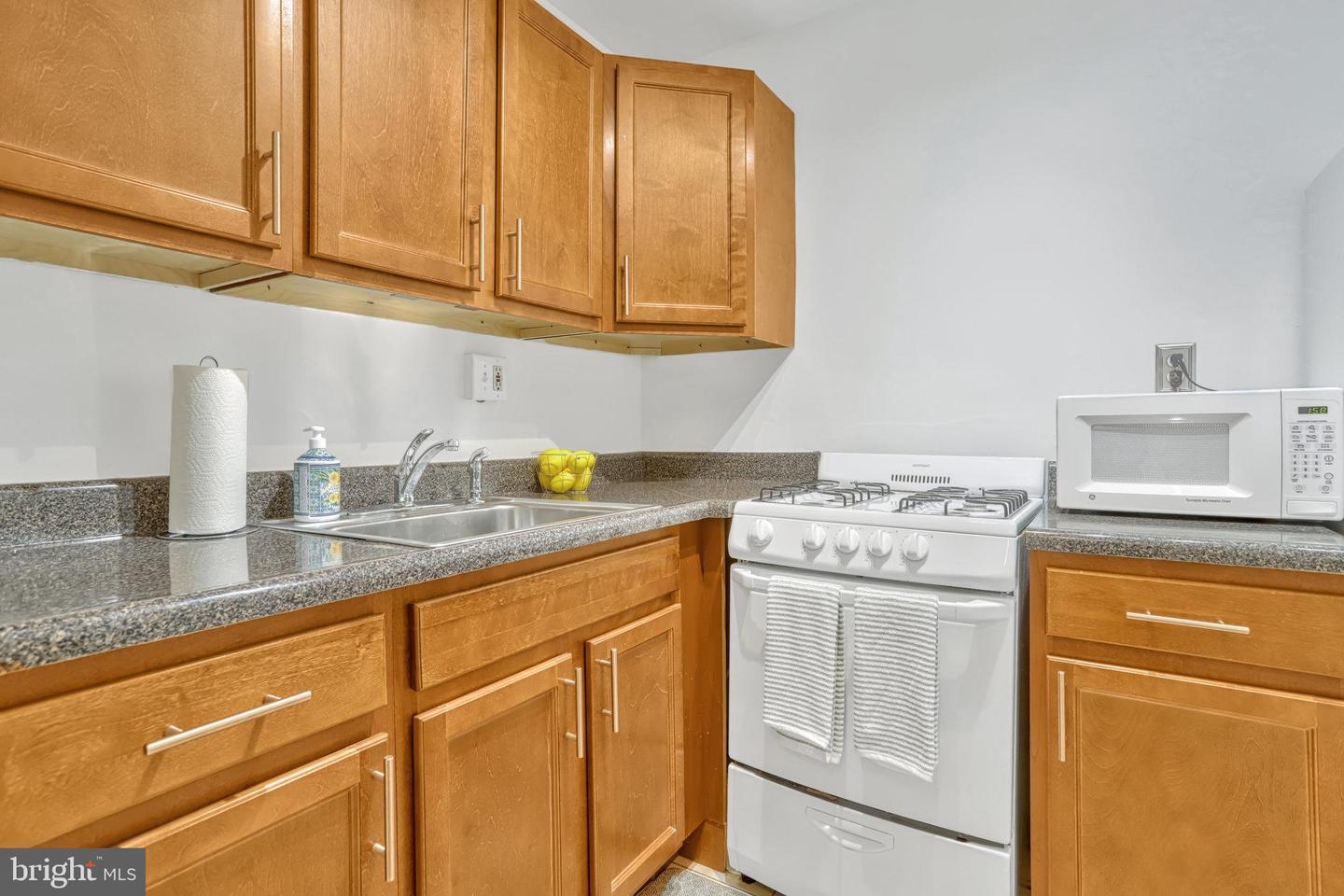 4401 CHERRY HILL RD #45, ARLINGTON, Virginia 22207, 1 Bedroom Bedrooms, ,1 BathroomBathrooms,Residential,For sale,4401 CHERRY HILL RD #45,VAAR2051686 MLS # VAAR2051686