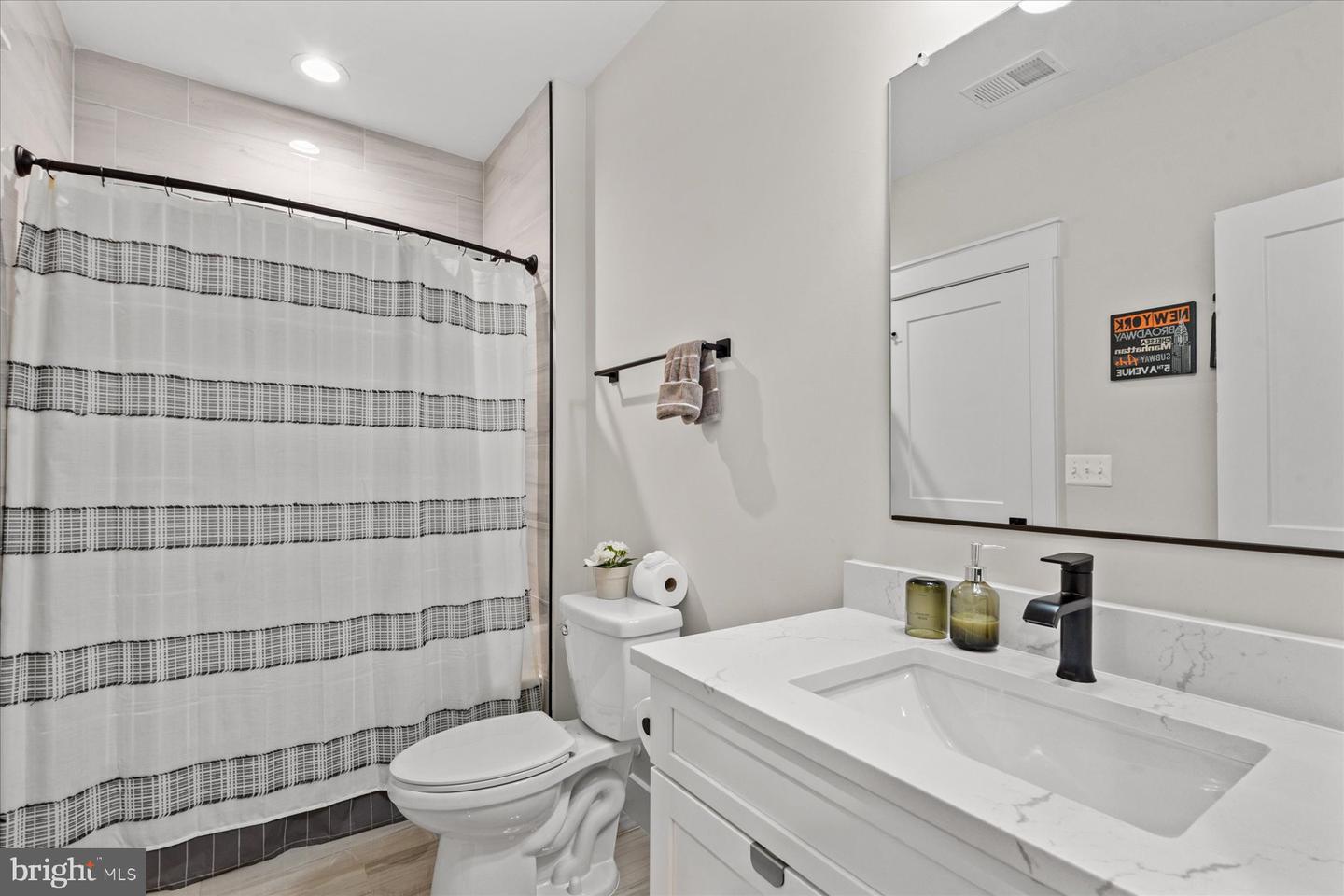 205 DUNCAN AVE, ALEXANDRIA, Virginia 22301, 5 Bedrooms Bedrooms, ,3 BathroomsBathrooms,Residential,For sale,205 DUNCAN AVE,VAAX2040196 MLS # VAAX2040196