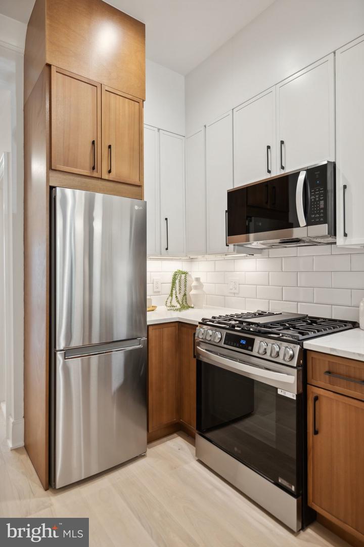 647 G ST SE #UNIT C, WASHINGTON, District Of Columbia 20003, 2 Bedrooms Bedrooms, ,2 BathroomsBathrooms,Residential,For sale,647 G ST SE #UNIT C,DCDC2168708 MLS # DCDC2168708