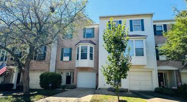 21945 THOMPSON SQ, STERLING, Virginia 20166, 3 Bedrooms Bedrooms, ,2 BathroomsBathrooms,Residential,For sale,21945 THOMPSON SQ,VALO2084460 MLS # VALO2084460