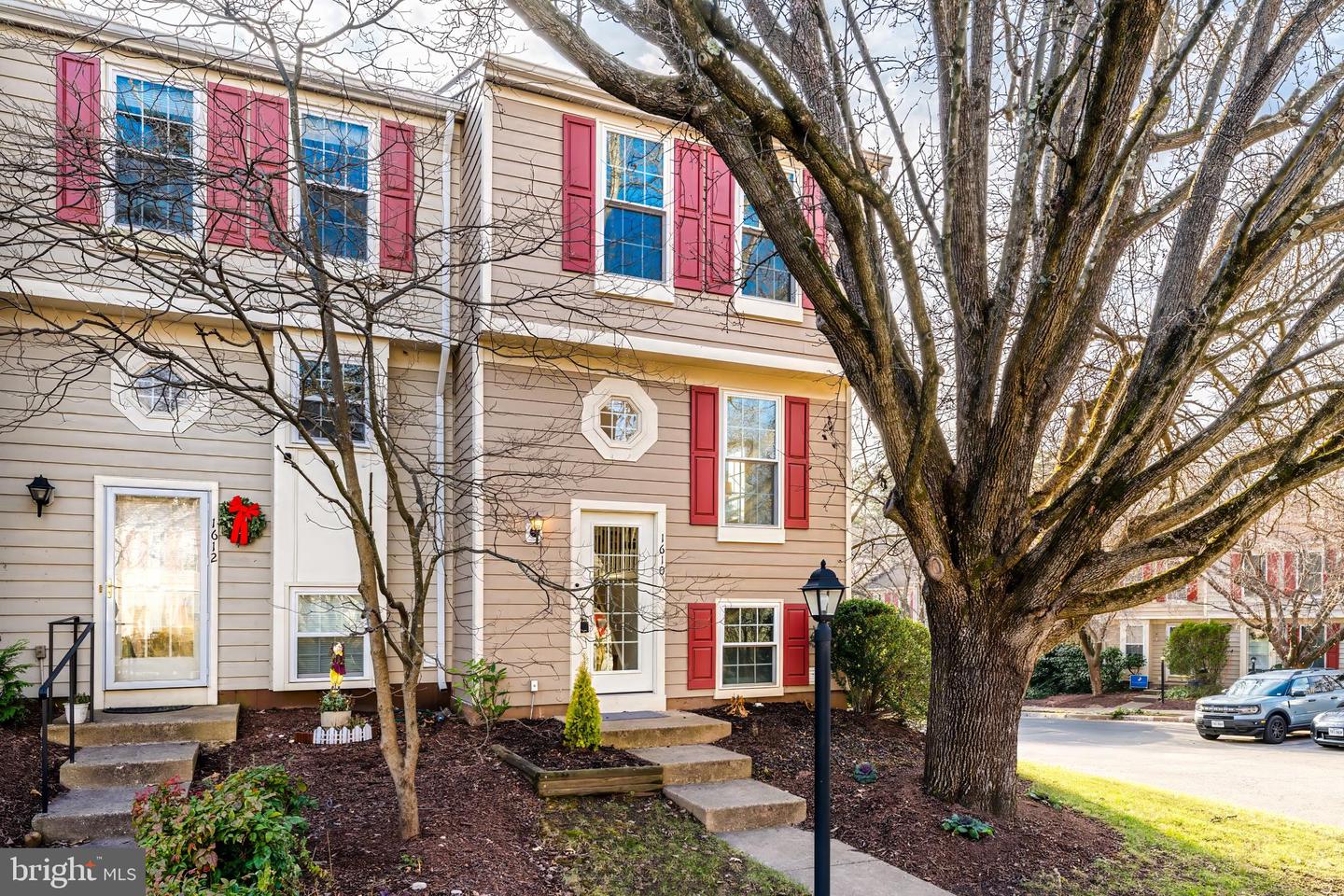 1610 FIELDTHORN DR, RESTON, Virginia 20194, 2 Bedrooms Bedrooms, ,3 BathroomsBathrooms,Residential,For sale,1610 FIELDTHORN DR,VAFX2212530 MLS # VAFX2212530