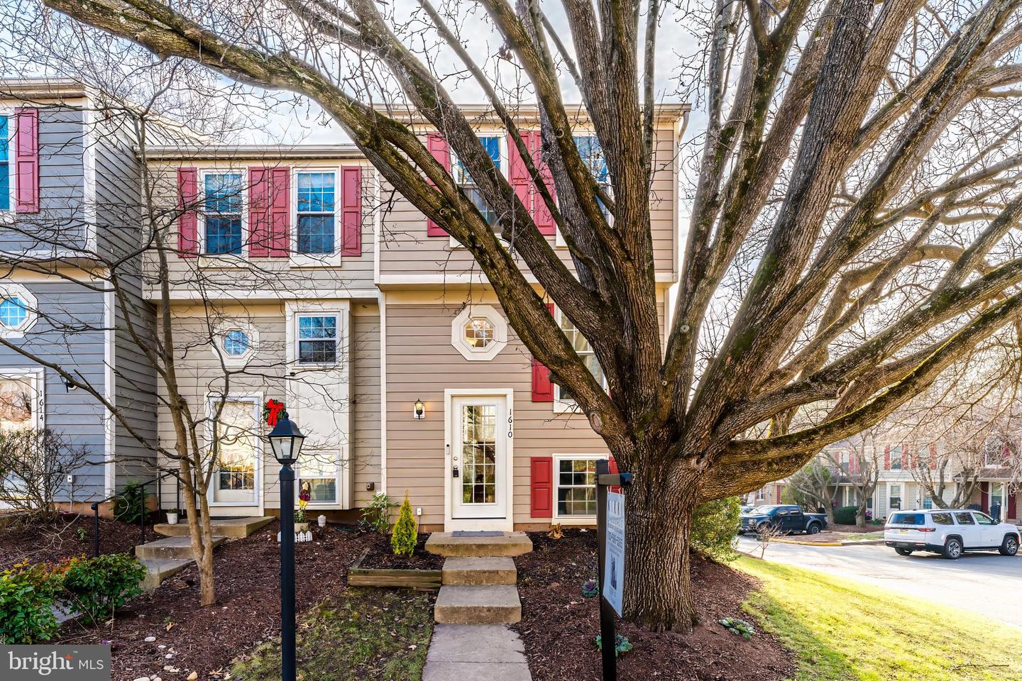 1610 FIELDTHORN DR, RESTON, Virginia 20194, 2 Bedrooms Bedrooms, ,3 BathroomsBathrooms,Residential,For sale,1610 FIELDTHORN DR,VAFX2212530 MLS # VAFX2212530