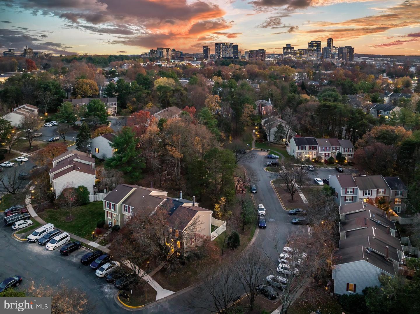 1610 FIELDTHORN DR, RESTON, Virginia 20194, 2 Bedrooms Bedrooms, ,3 BathroomsBathrooms,Residential,For sale,1610 FIELDTHORN DR,VAFX2212530 MLS # VAFX2212530