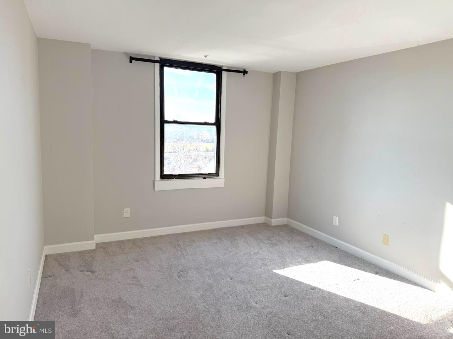 4600 DUKE ST #630, ALEXANDRIA, Virginia 22304, 1 Bedroom Bedrooms, ,1 BathroomBathrooms,Residential,For sale,4600 DUKE ST #630,VAAX2040268 MLS # VAAX2040268