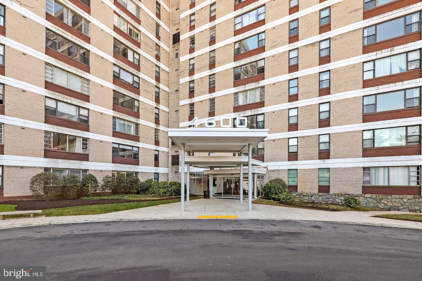 4600 DUKE ST #630, ALEXANDRIA, Virginia 22304, 1 Bedroom Bedrooms, ,1 BathroomBathrooms,Residential,For sale,4600 DUKE ST #630,VAAX2040268 MLS # VAAX2040268