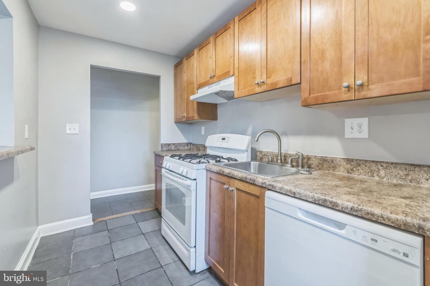 3937 S ST SE #207, WASHINGTON, District Of Columbia 20020, 1 Bedroom Bedrooms, ,1 BathroomBathrooms,Residential,For sale,3937 S ST SE #207,DCDC2163916 MLS # DCDC2163916