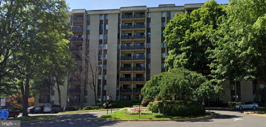 6001 ARLINGTON BLVD #802, FALLS CHURCH, Virginia 22044, 2 Bedrooms Bedrooms, ,2 BathroomsBathrooms,Residential,For sale,6001 ARLINGTON BLVD #802,VAFX2216844 MLS # VAFX2216844