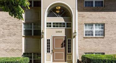 1900 WILSON LN #T2, MCLEAN, Virginia 22102, 2 Bedrooms Bedrooms, ,2 BathroomsBathrooms,Residential,For sale,1900 WILSON LN #T2,VAFX2216870 MLS # VAFX2216870