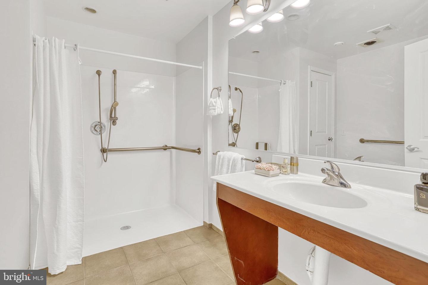 1000 N RANDOLPH ST #209, ARLINGTON, Virginia 22201, 3 Bedrooms Bedrooms, ,2 BathroomsBathrooms,Residential,For sale,1000 N RANDOLPH ST #209,VAAR2049700 MLS # VAAR2049700