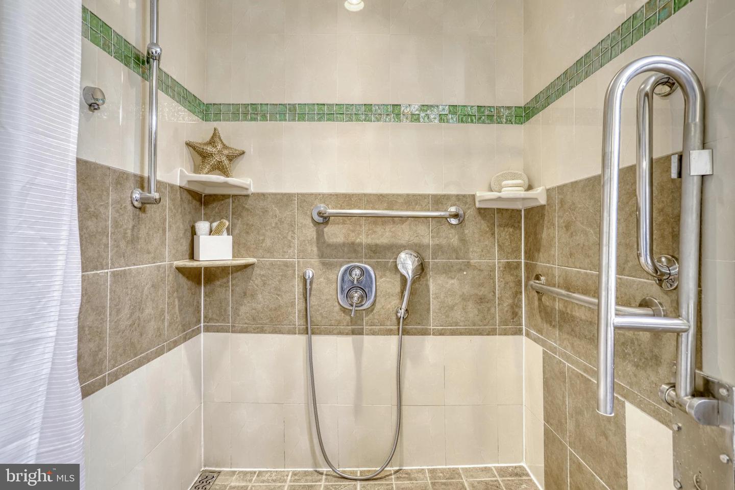 1000 N RANDOLPH ST #209, ARLINGTON, Virginia 22201, 3 Bedrooms Bedrooms, ,2 BathroomsBathrooms,Residential,For sale,1000 N RANDOLPH ST #209,VAAR2049700 MLS # VAAR2049700