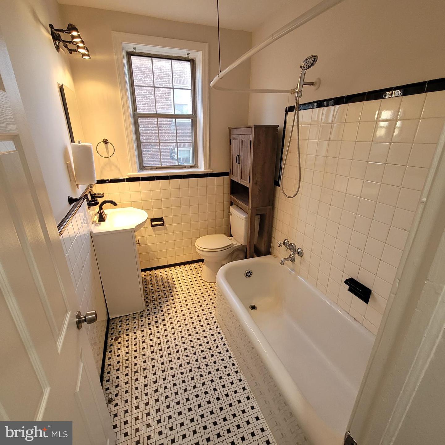 1404 TUCKERMAN ST NW #101, WASHINGTON, District Of Columbia 20011, 1 Bedroom Bedrooms, ,1 BathroomBathrooms,Residential,For sale,1404 TUCKERMAN ST NW #101,DCDC2172604 MLS # DCDC2172604