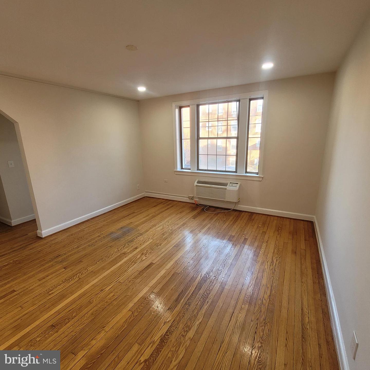 1404 TUCKERMAN ST NW #101, WASHINGTON, District Of Columbia 20011, 1 Bedroom Bedrooms, ,1 BathroomBathrooms,Residential,For sale,1404 TUCKERMAN ST NW #101,DCDC2172604 MLS # DCDC2172604