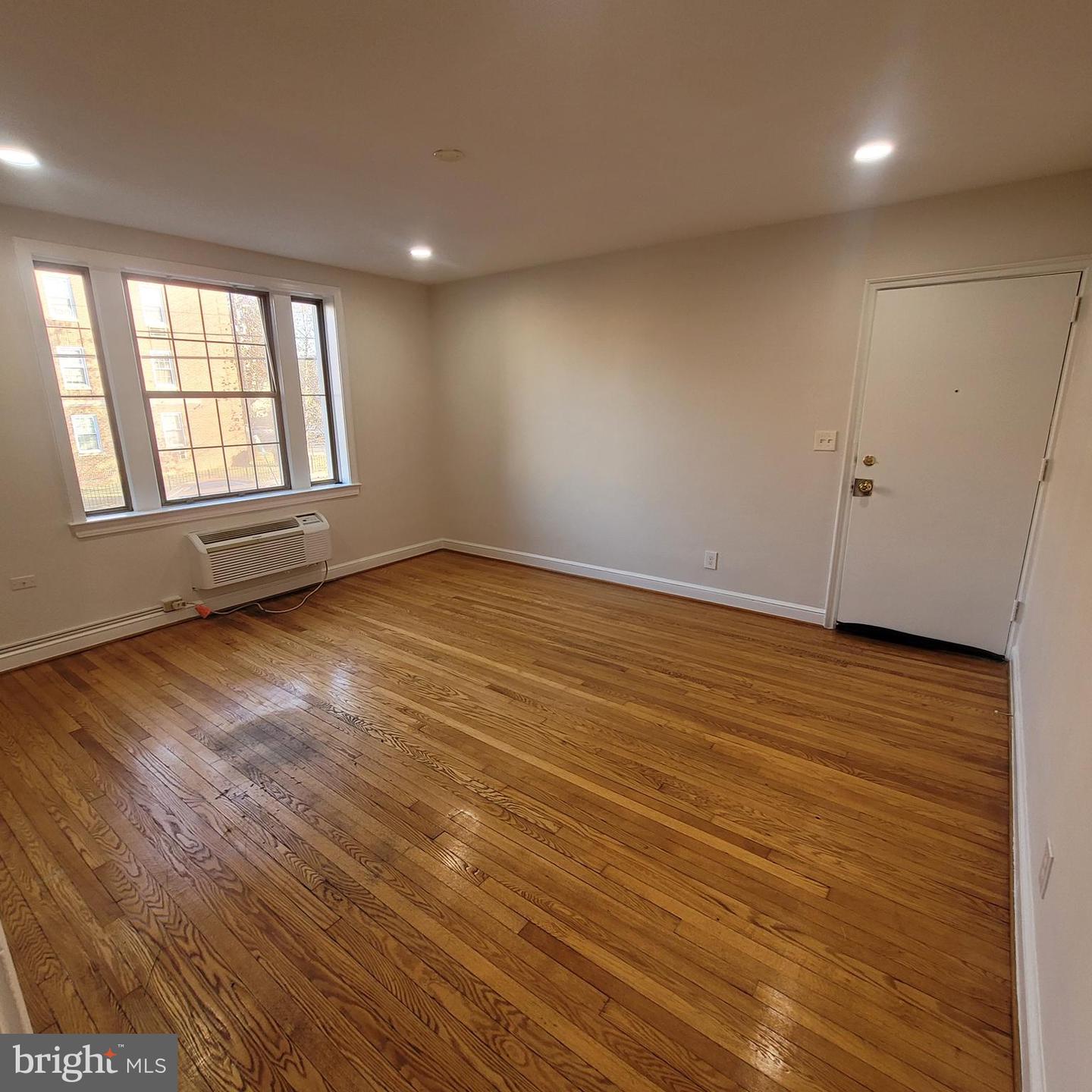 1404 TUCKERMAN ST NW #101, WASHINGTON, District Of Columbia 20011, 1 Bedroom Bedrooms, ,1 BathroomBathrooms,Residential,For sale,1404 TUCKERMAN ST NW #101,DCDC2172604 MLS # DCDC2172604