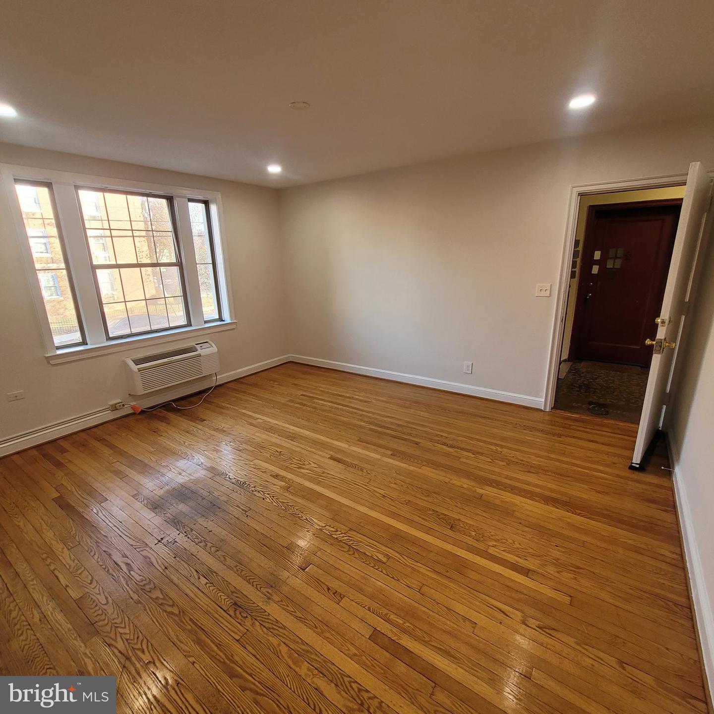 1404 TUCKERMAN ST NW #101, WASHINGTON, District Of Columbia 20011, 1 Bedroom Bedrooms, ,1 BathroomBathrooms,Residential,For sale,1404 TUCKERMAN ST NW #101,DCDC2172604 MLS # DCDC2172604