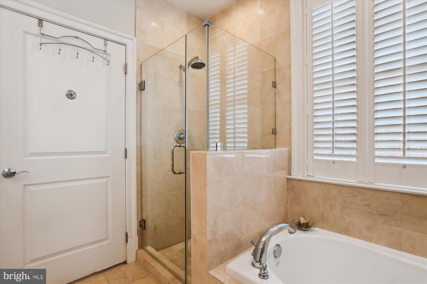 540 SECOND ST #204, ALEXANDRIA, Virginia 22314, 2 Bedrooms Bedrooms, ,2 BathroomsBathrooms,Residential,For sale,540 SECOND ST #204,VAAX2040354 MLS # VAAX2040354