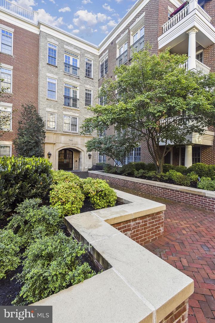 540 SECOND ST #204, ALEXANDRIA, Virginia 22314, 2 Bedrooms Bedrooms, ,2 BathroomsBathrooms,Residential,For sale,540 SECOND ST #204,VAAX2040354 MLS # VAAX2040354