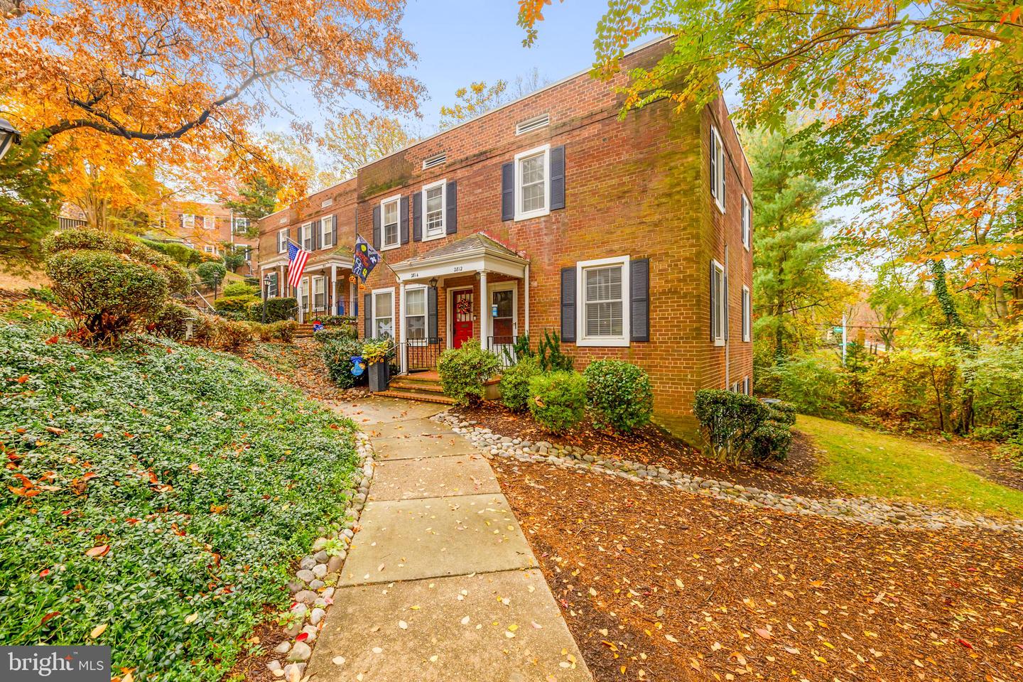 2812 S COLUMBUS ST, ARLINGTON, Virginia 22206, 3 Bedrooms Bedrooms, ,2 BathroomsBathrooms,Residential,For sale,2812 S COLUMBUS ST,VAAX2040358 MLS # VAAX2040358