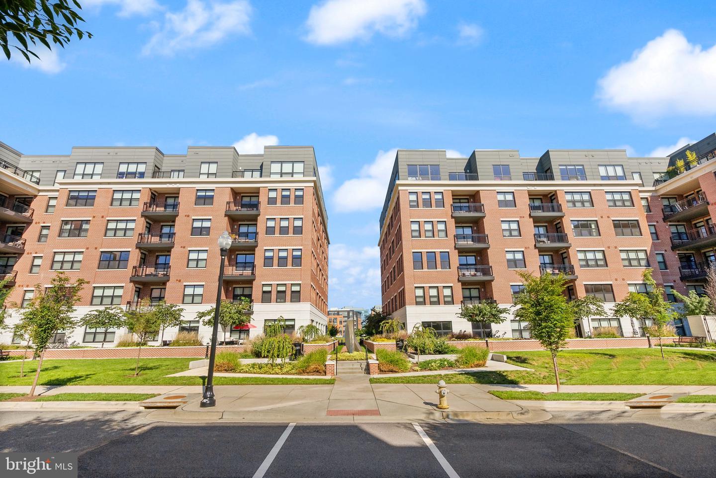 701 SWANN AVE #504, ALEXANDRIA, Virginia 22301, 2 Bedrooms Bedrooms, ,2 BathroomsBathrooms,Residential,For sale,701 SWANN AVE #504,VAAX2040378 MLS # VAAX2040378