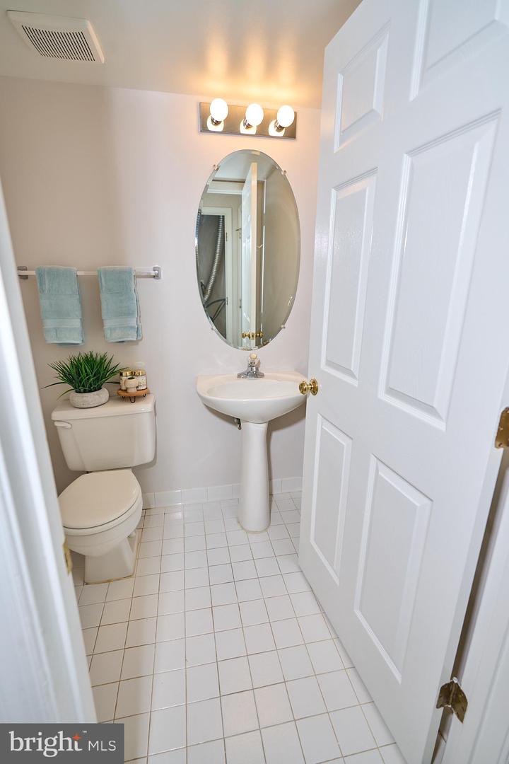 6607 NETTIES LN #1601, ALEXANDRIA, Virginia 22315, 2 Bedrooms Bedrooms, ,2 BathroomsBathrooms,Residential,For sale,6607 NETTIES LN #1601,VAFX2215894 MLS # VAFX2215894