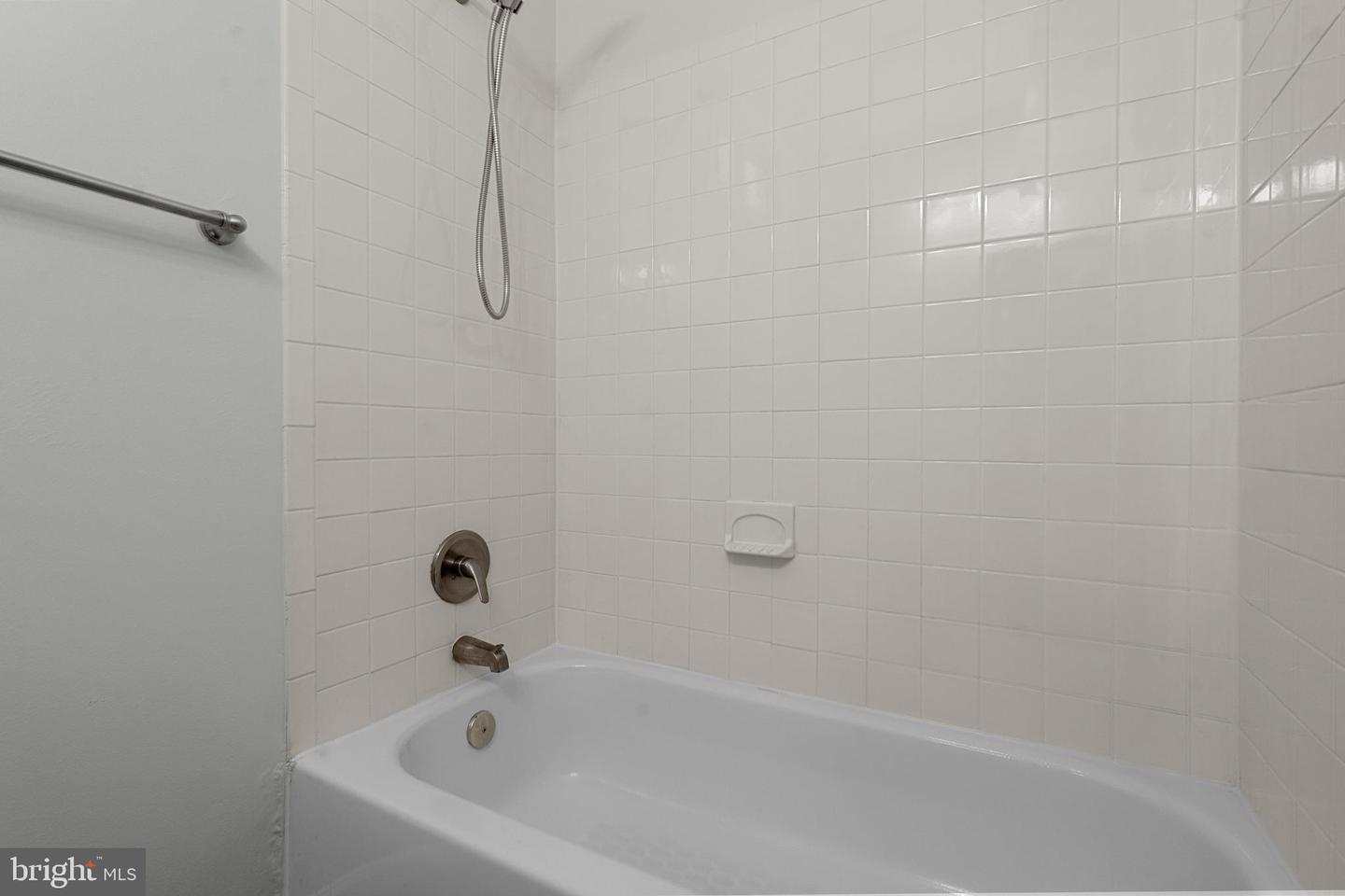 1621 E ST NE #3, WASHINGTON, District Of Columbia 20002, 2 Bedrooms Bedrooms, ,1 BathroomBathrooms,Residential,For sale,1621 E ST NE #3,DCDC2173194 MLS # DCDC2173194