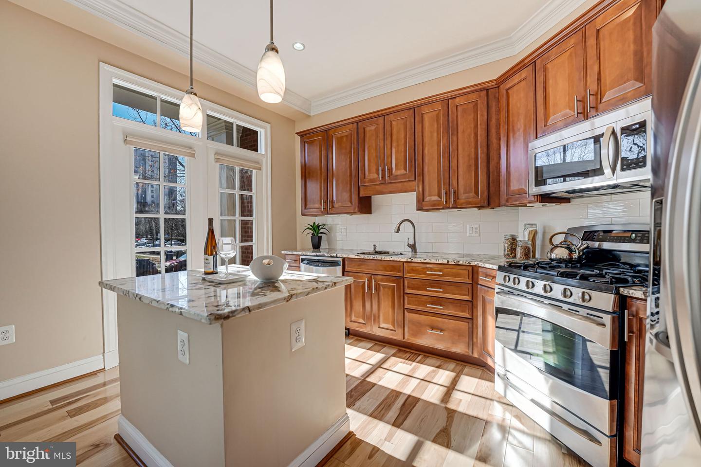 1023 N ROYAL ST #116, ALEXANDRIA, Virginia 22314, 2 Bedrooms Bedrooms, ,2 BathroomsBathrooms,Residential,For sale,1023 N ROYAL ST #116,VAAX2040460 MLS # VAAX2040460