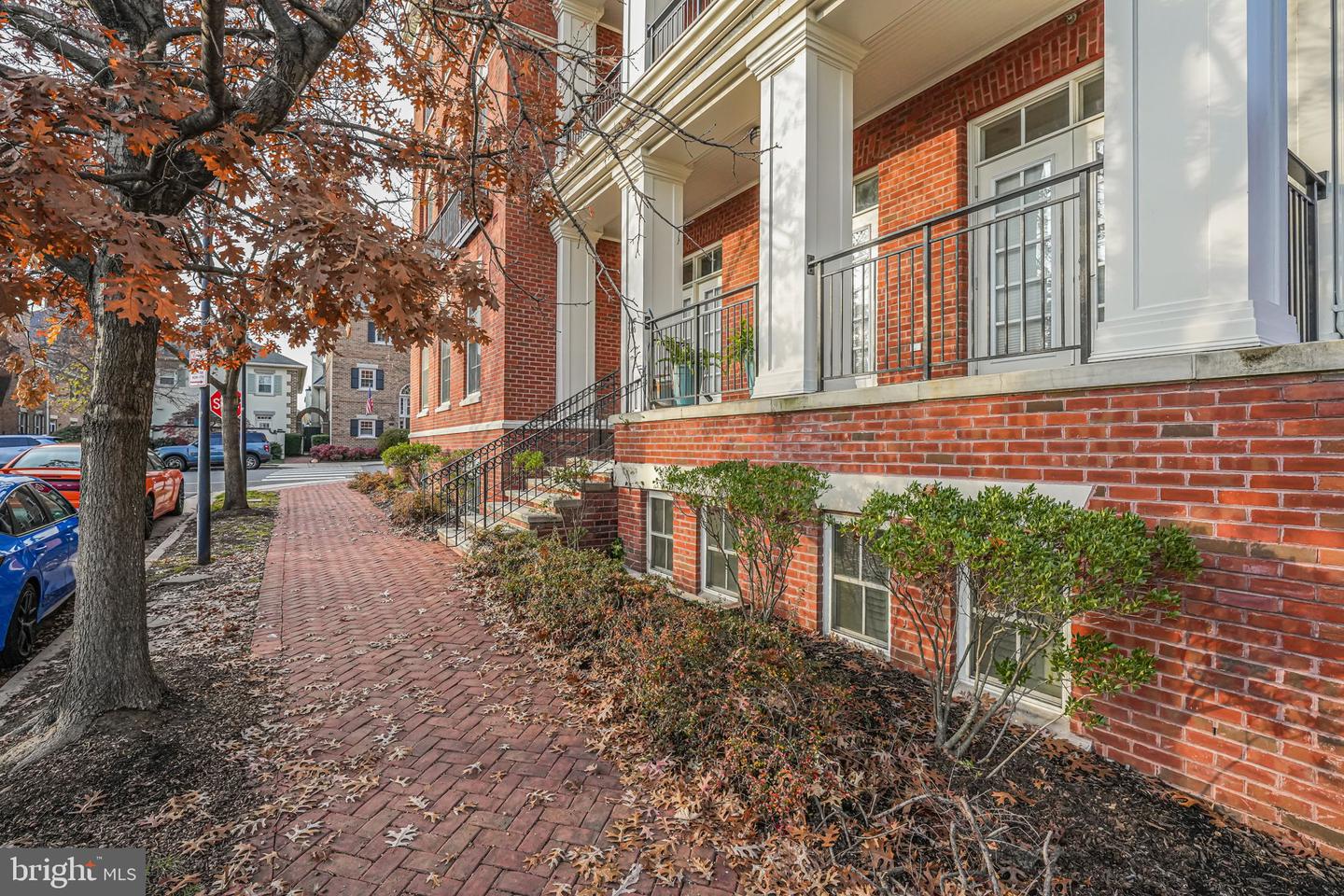 1023 N ROYAL ST #116, ALEXANDRIA, Virginia 22314, 2 Bedrooms Bedrooms, ,2 BathroomsBathrooms,Residential,For sale,1023 N ROYAL ST #116,VAAX2040460 MLS # VAAX2040460