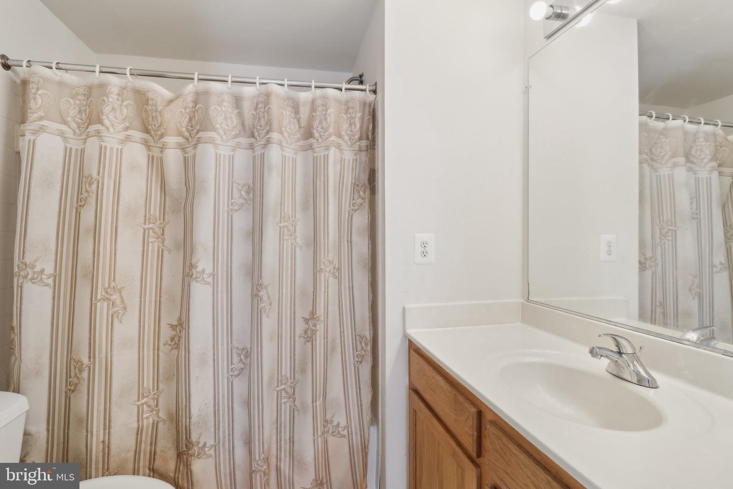 2068 POWELLS LANDING CIR, WOODBRIDGE, Virginia 22191, 6 Bedrooms Bedrooms, ,5 BathroomsBathrooms,Residential,For sale,2068 POWELLS LANDING CIR,VAPW2085286 MLS # VAPW2085286