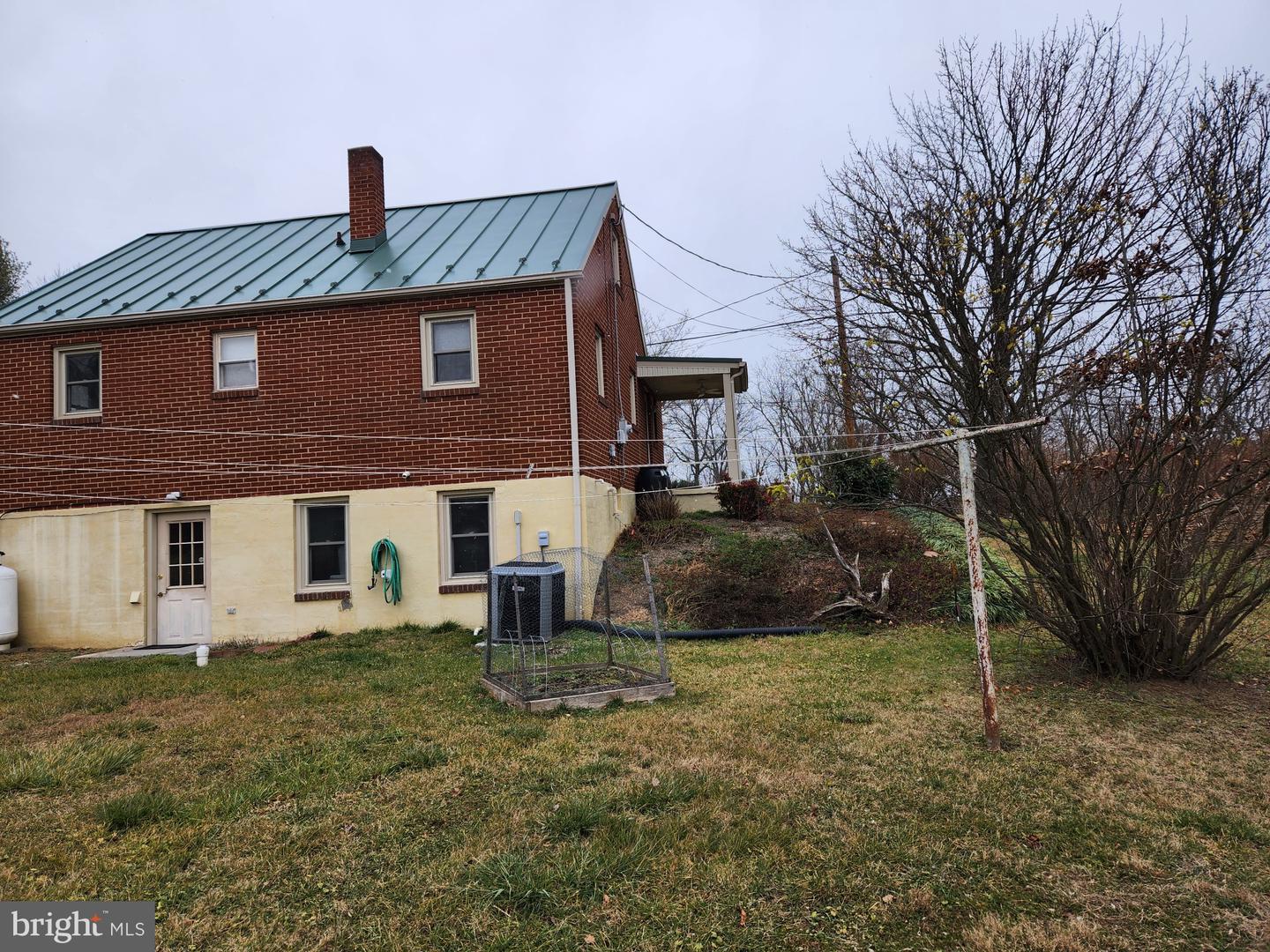 136 HOTTEL RD, WOODSTOCK, Virginia 22664, 3 Bedrooms Bedrooms, ,1 BathroomBathrooms,Residential,For sale,136 HOTTEL RD,VASH2010372 MLS # VASH2010372