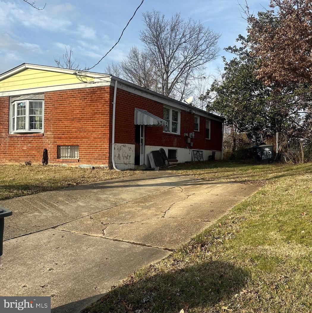 932 HILLTOP TER SE, WASHINGTON, District Of Columbia 20019, 6 Bedrooms Bedrooms, ,3 BathroomsBathrooms,Residential,For sale,932 HILLTOP TER SE,DCDC2173376 MLS # DCDC2173376