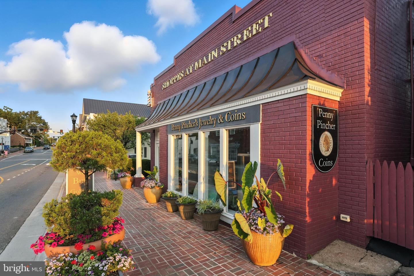 10634 POCKET PL, FAIRFAX, Virginia 22030, 3 Bedrooms Bedrooms, ,3 BathroomsBathrooms,Residential,For sale,10634 POCKET PL,VAFC2005614 MLS # VAFC2005614