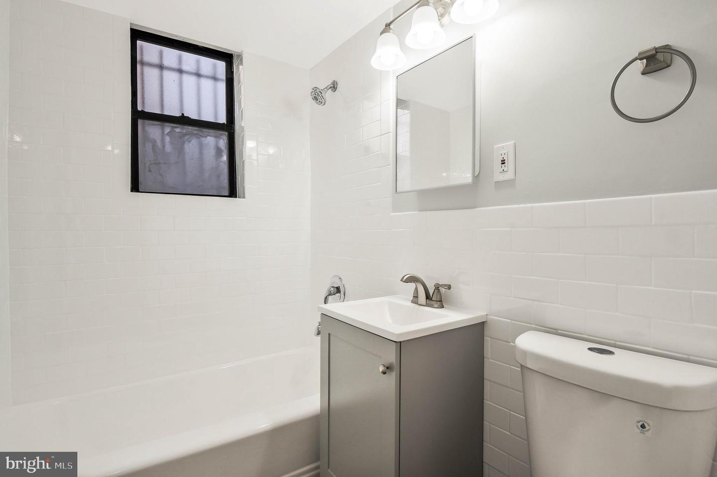 212-212 OAKWOOD ST SE #B5, WASHINGTON, District Of Columbia 20032, 1 Bedroom Bedrooms, ,1 BathroomBathrooms,Residential,For sale,212-212 OAKWOOD ST SE #B5,DCDC2174000 MLS # DCDC2174000