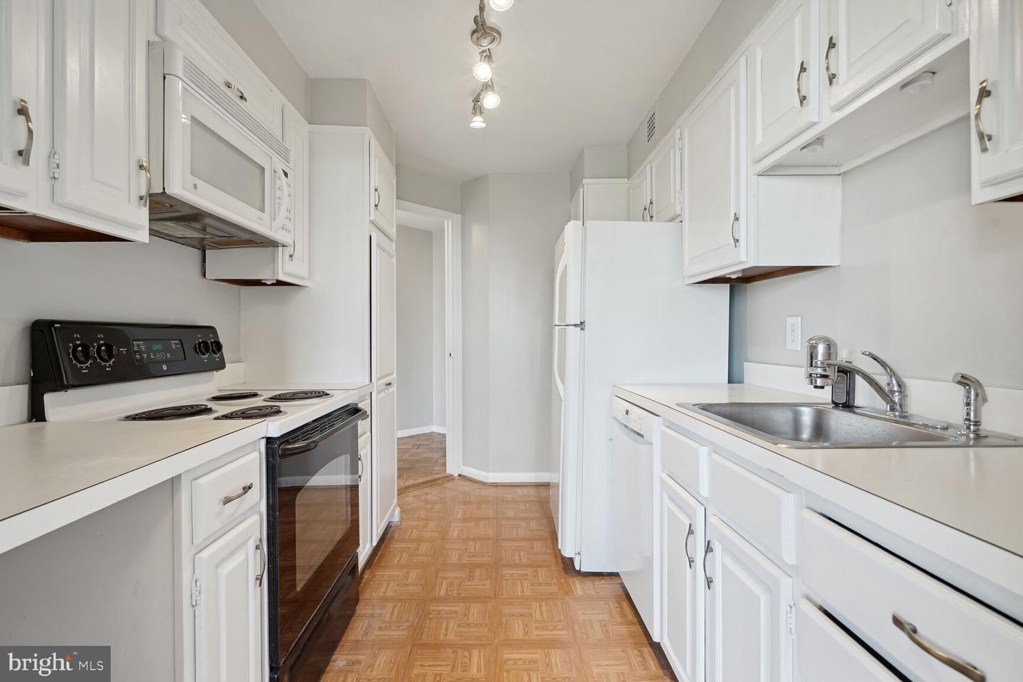 4740 CONNECTICUT AVE NW #1002, WASHINGTON, District Of Columbia 20008, 2 Bedrooms Bedrooms, ,2 BathroomsBathrooms,Residential,For sale,4740 CONNECTICUT AVE NW #1002,DCDC2146680 MLS # DCDC2146680