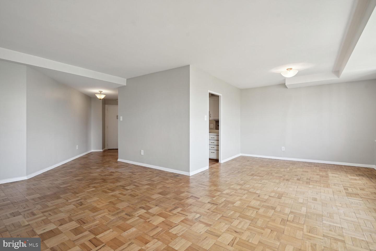 4740 CONNECTICUT AVE NW #1002, WASHINGTON, District Of Columbia 20008, 2 Bedrooms Bedrooms, ,2 BathroomsBathrooms,Residential,For sale,4740 CONNECTICUT AVE NW #1002,DCDC2146680 MLS # DCDC2146680