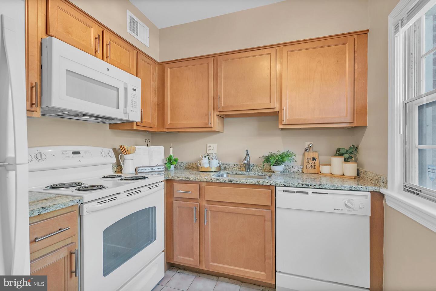 2503 ARLINGTON BLVD N #101B, ARLINGTON, Virginia 22201, 1 Bedroom Bedrooms, ,1 BathroomBathrooms,Residential,For sale,2503 ARLINGTON BLVD N #101B,VAAR2047018 MLS # VAAR2047018