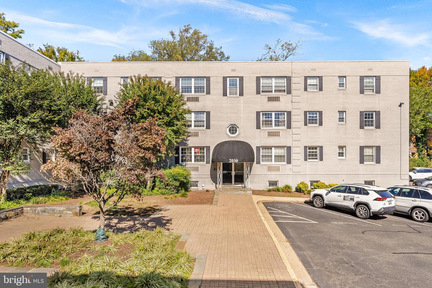 2030 N VERMONT ST #301, ARLINGTON, Virginia 22207, 1 Bedroom Bedrooms, ,1 BathroomBathrooms,Residential,For sale,2030 N VERMONT ST #301,VAAR2050008 MLS # VAAR2050008