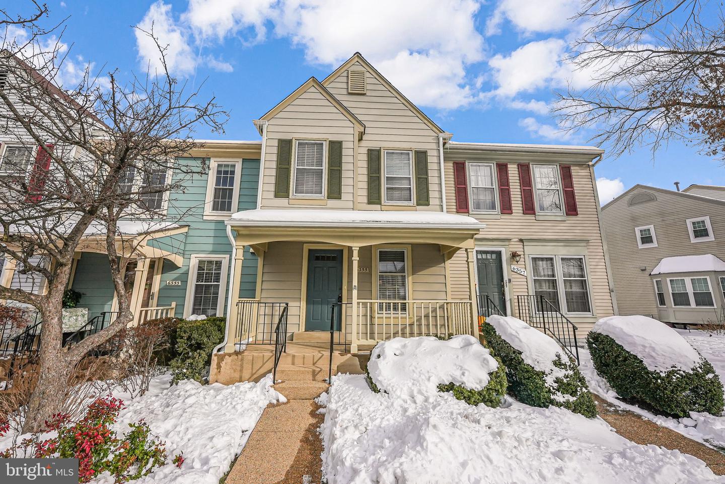 6355 CHIMNEY WOOD CT, ALEXANDRIA, Virginia 22306, 2 Bedrooms Bedrooms, ,2 BathroomsBathrooms,Residential,For sale,6355 CHIMNEY WOOD CT,VAFX2210958 MLS # VAFX2210958