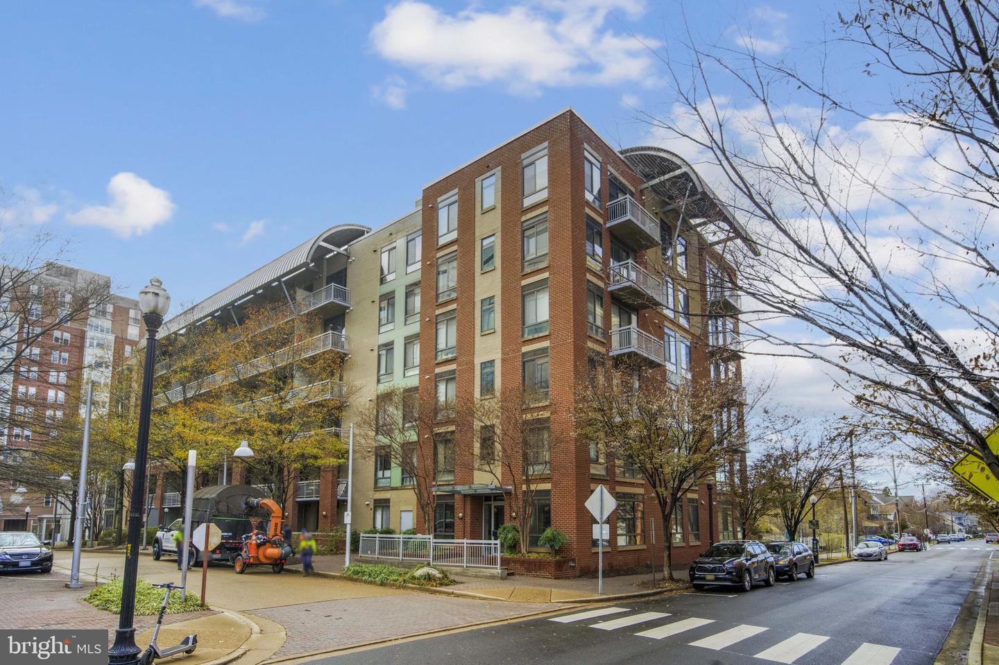 1200 N HARTFORD ST N #201, ARLINGTON, Virginia 22201, 3 Bedrooms Bedrooms, ,2 BathroomsBathrooms,Residential,For sale,1200 N HARTFORD ST N #201,VAAR2051390 MLS # VAAR2051390