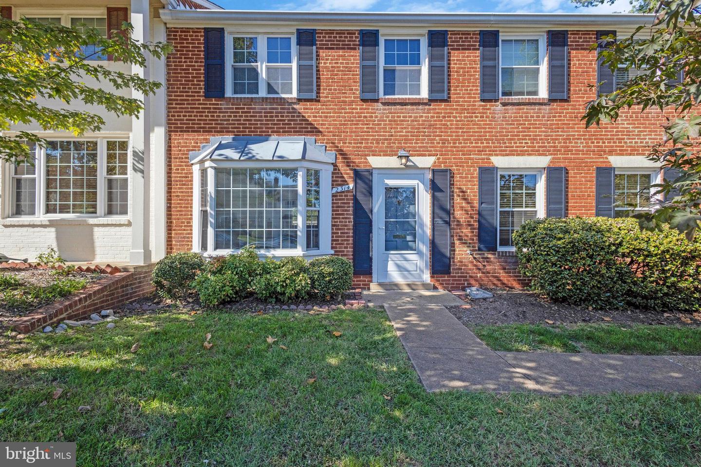 2314 N DEARING ST, ALEXANDRIA, Virginia 22302, 2 Bedrooms Bedrooms, ,1 BathroomBathrooms,Residential,For sale,2314 N DEARING ST,VAAX2040402 MLS # VAAX2040402