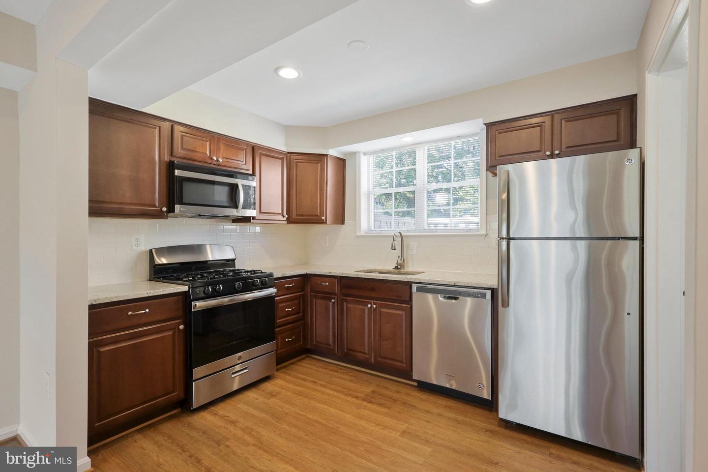 2314 N DEARING ST, ALEXANDRIA, Virginia 22302, 2 Bedrooms Bedrooms, ,1 BathroomBathrooms,Residential,For sale,2314 N DEARING ST,VAAX2040402 MLS # VAAX2040402