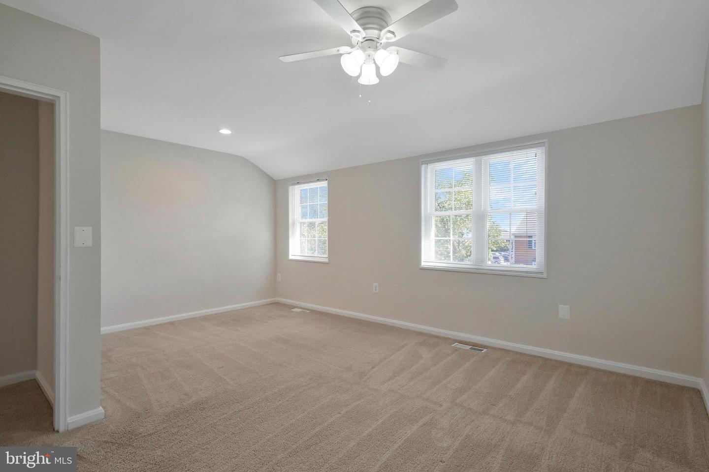 2314 N DEARING ST, ALEXANDRIA, Virginia 22302, 2 Bedrooms Bedrooms, ,1 BathroomBathrooms,Residential,For sale,2314 N DEARING ST,VAAX2040402 MLS # VAAX2040402