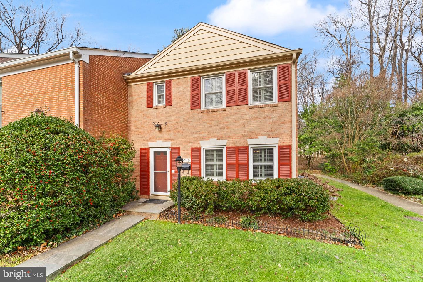 9710 CARDINAL RD, FAIRFAX, Virginia 22030, 3 Bedrooms Bedrooms, ,3 BathroomsBathrooms,Residential,For sale,9710 CARDINAL RD,VAFC2005586 MLS # VAFC2005586