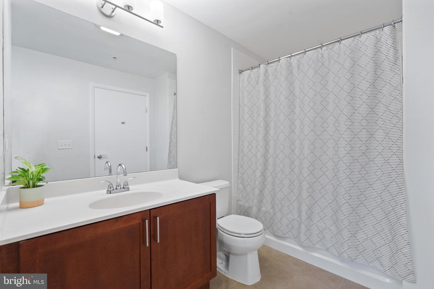 437 NEW YORK AVE NW #213, WASHINGTON, District Of Columbia 20001, 1 Bedroom Bedrooms, ,1 BathroomBathrooms,Residential,For sale,437 NEW YORK AVE NW #213,DCDC2173732 MLS # DCDC2173732