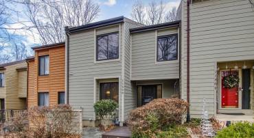 11508 HEARTHSTONE CT, RESTON, Virginia 20191, 4 Bedrooms Bedrooms, ,2 BathroomsBathrooms,Residential,For sale,11508 HEARTHSTONE CT,VAFX2216786 MLS # VAFX2216786