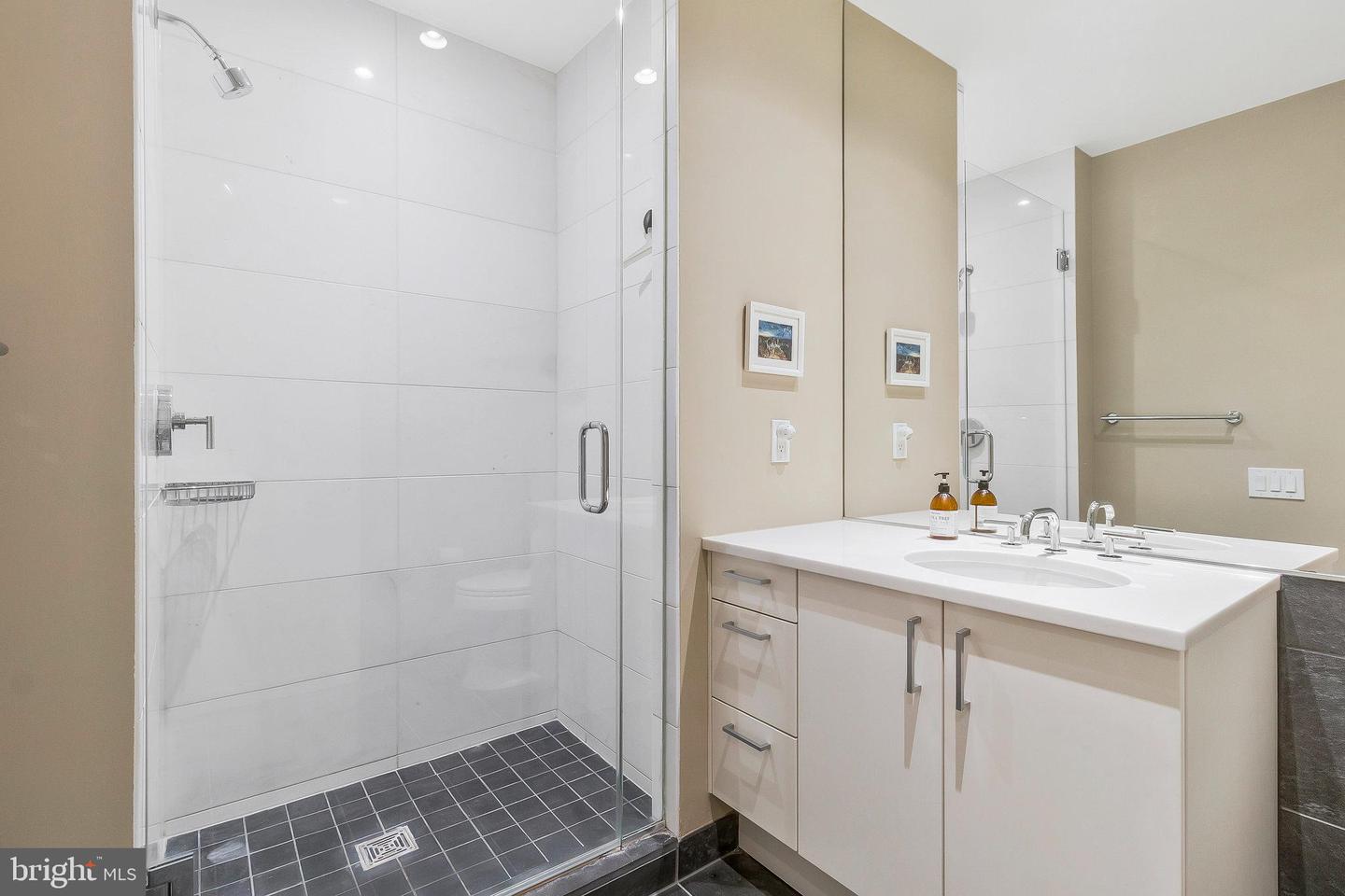 1177 22ND ST NW #2D, WASHINGTON, District Of Columbia 20037, 3 Bedrooms Bedrooms, ,3 BathroomsBathrooms,Residential,For sale,1177 22ND ST NW #2D,DCDC2101782 MLS # DCDC2101782