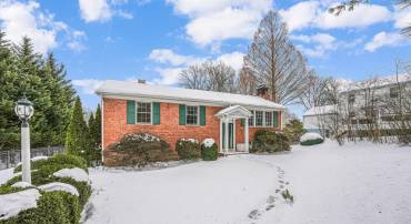 5317 OX RD, FAIRFAX, Virginia 22030, 3 Bedrooms Bedrooms, ,2 BathroomsBathrooms,Residential,For sale,5317 OX RD,VAFX2212344 MLS # VAFX2212344