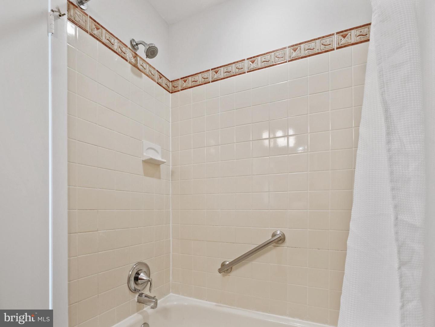 1751 S HAYES ST #2, ARLINGTON, Virginia 22202, 2 Bedrooms Bedrooms, ,2 BathroomsBathrooms,Residential,For sale,1751 S HAYES ST #2,VAAR2051516 MLS # VAAR2051516