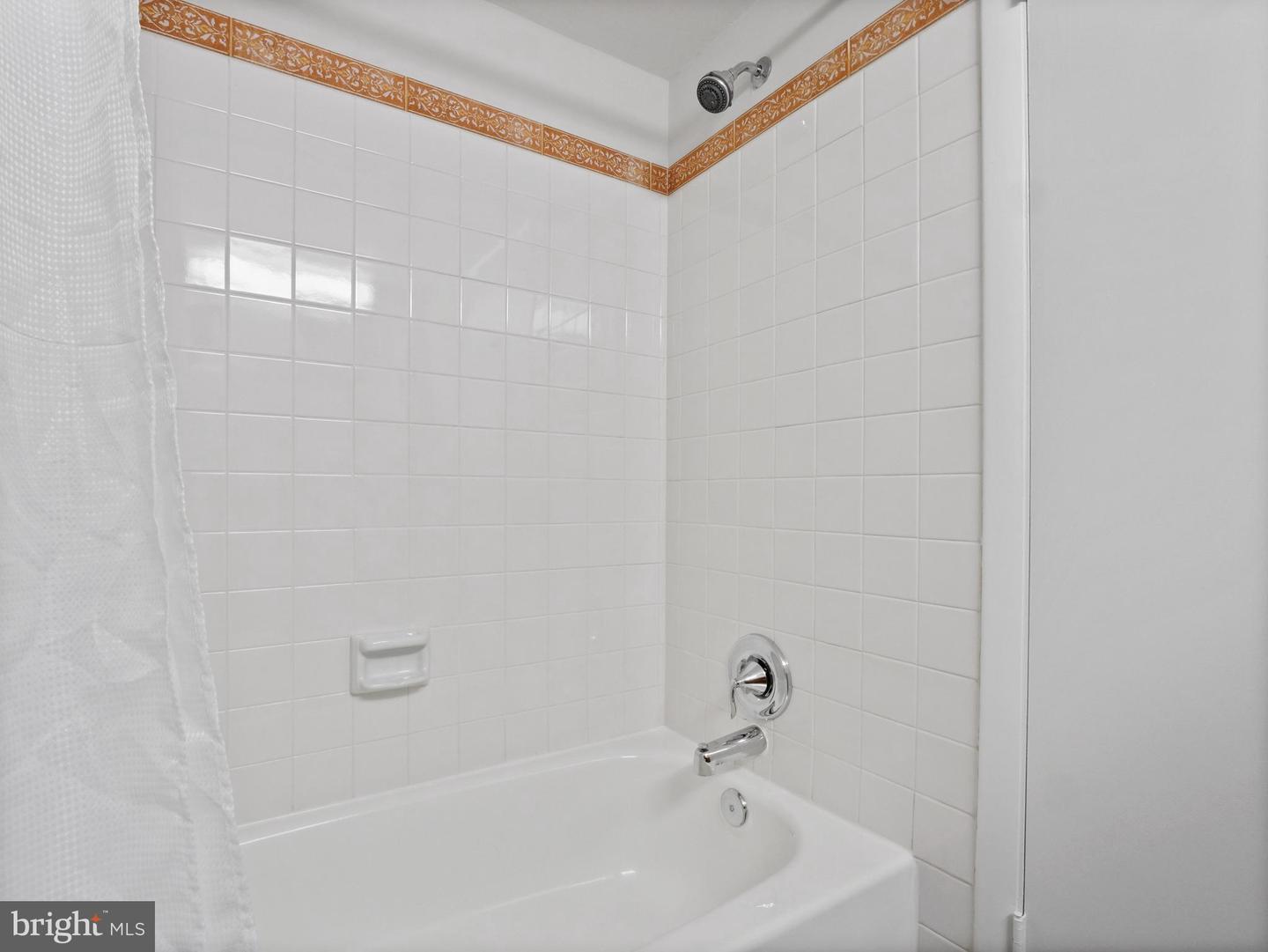 1751 S HAYES ST #2, ARLINGTON, Virginia 22202, 2 Bedrooms Bedrooms, ,2 BathroomsBathrooms,Residential,For sale,1751 S HAYES ST #2,VAAR2051516 MLS # VAAR2051516